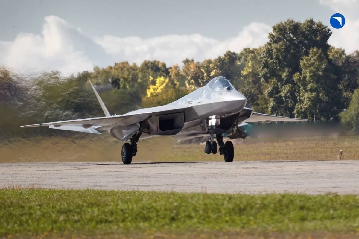 ОАК передала ВКС России новую партию истребителей Су-57 ОАК передала ВКС России новую партию истребителей Су-57