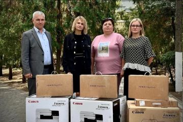 Три специальных учебных учреждения Запорожской области получили оргтехнику