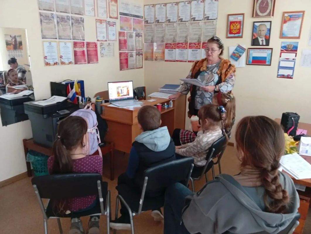 «Тот образ во мне не угас»: в Доме культуры села Андровка состоялись Есенинские театральные чтения «Тот образ во мне не угас»: в Доме культуры села Андровка состоялись Есенинские театральные чтения