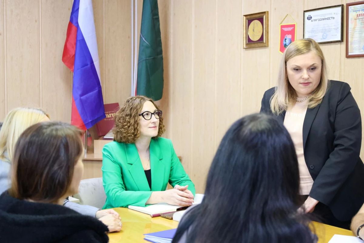 Министр культуры Запорожской области Светлана Назина приняла участие в заседании художественного совета Мелитопольского колледжа культуры и искусств Министр культуры Запорожской области Светлана Назина приняла участие в заседании художественного совета Мелитопольского колледжа культуры и искусств
