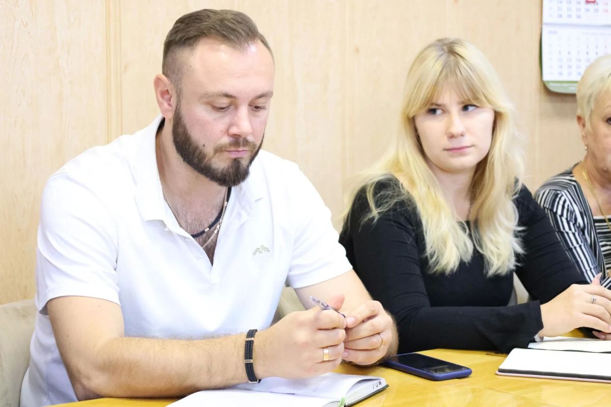 Министр культуры Запорожской области Светлана Назина приняла участие в заседании художественного совета Мелитопольского колледжа культуры и искусств Министр культуры Запорожской области Светлана Назина приняла участие в заседании художественного совета Мелитопольского колледжа культуры и искусств
