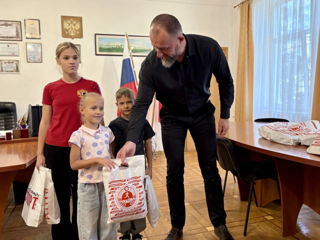 Участники из Бердянска отмечены по итогам спортивных акций «Лучшие 185» и «ГТО 185!» Участники из Бердянска отмечены по итогам спортивных акций «Лучшие 185» и «ГТО 185!»