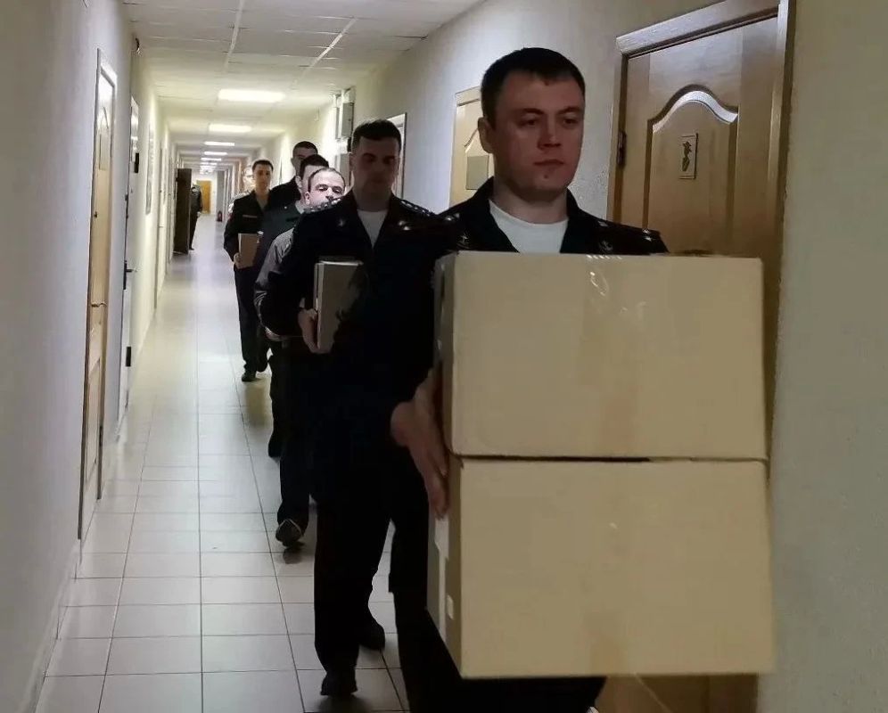 Военные следователи Следственного комитета Российской Федерации продолжают оказывать гуманитарную помощь Военные следователи Следственного комитета Российской Федерации продолжают оказывать гуманитарную помощь