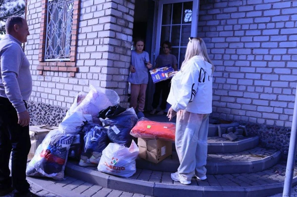 Забота и поддержка в сложную минуту: помощь Администрации и депутатов многодетной семье в селе Азовское Забота и поддержка в сложную минуту: помощь Администрации и депутатов многодетной семье в селе Азовское