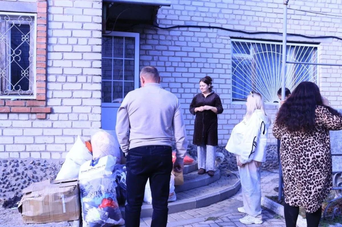 Забота и поддержка в сложную минуту: помощь Администрации и депутатов многодетной семье в селе Азовское Забота и поддержка в сложную минуту: помощь Администрации и депутатов многодетной семье в селе Азовское