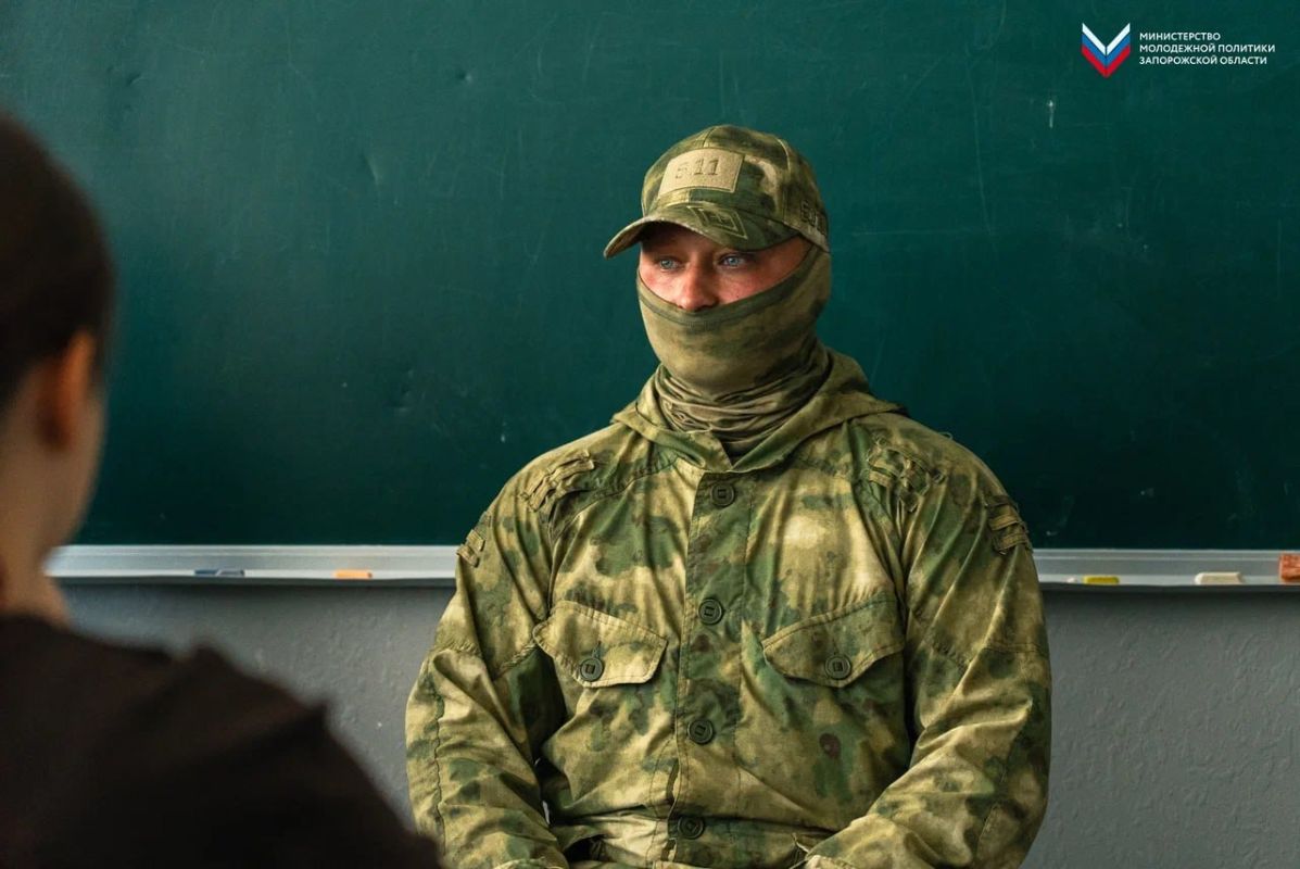 В Мелитополе состоялся открытый диалог, приуроченный ко Дню воссоединения В Мелитополе состоялся открытый диалог, приуроченный ко Дню воссоединения