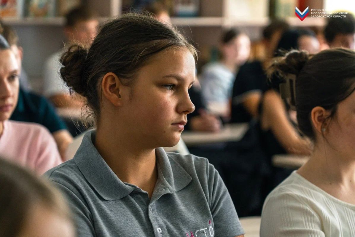 В Мелитополе состоялся открытый диалог, приуроченный ко Дню воссоединения В Мелитополе состоялся открытый диалог, приуроченный ко Дню воссоединения