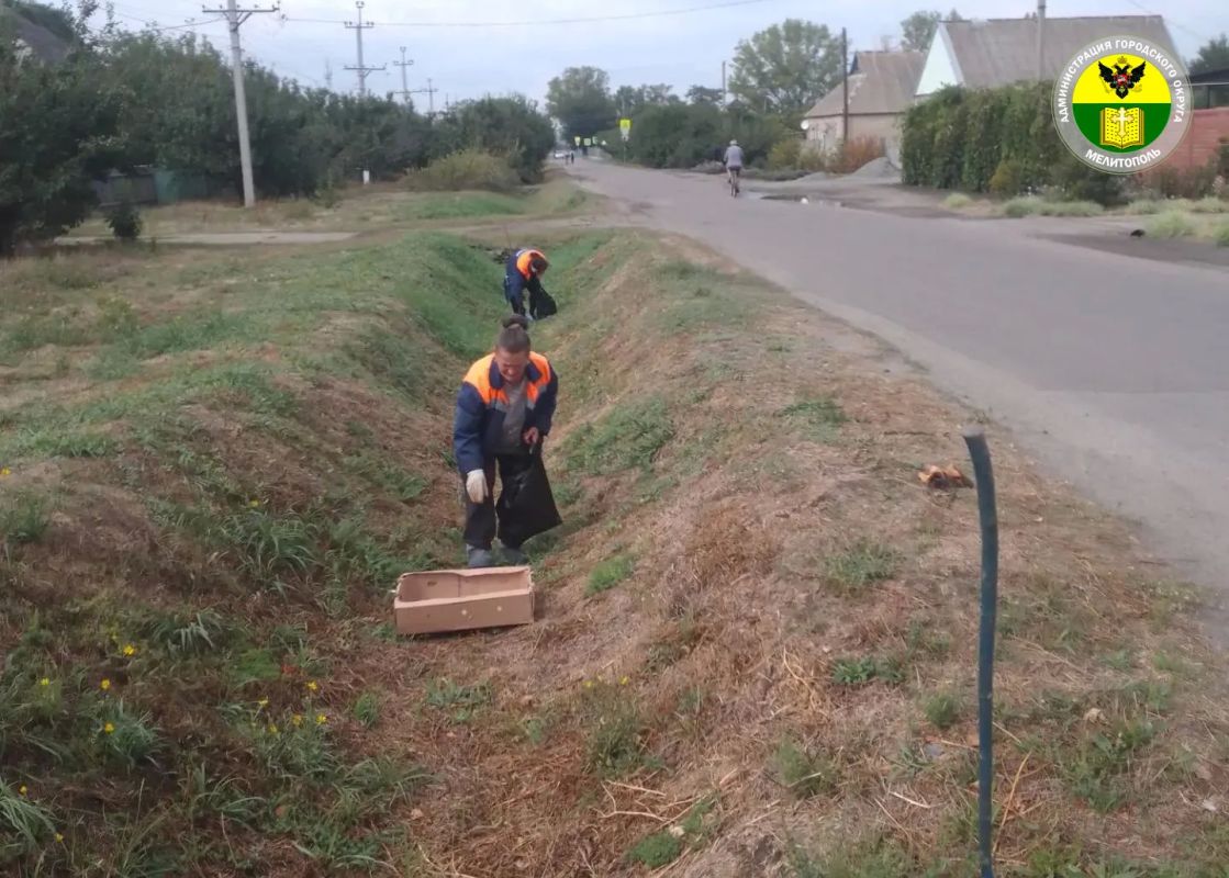 В городском округе Мелитополь продолжаются работы по благоустройству территорий В городском округе Мелитополь продолжаются работы по благоустройству территорий