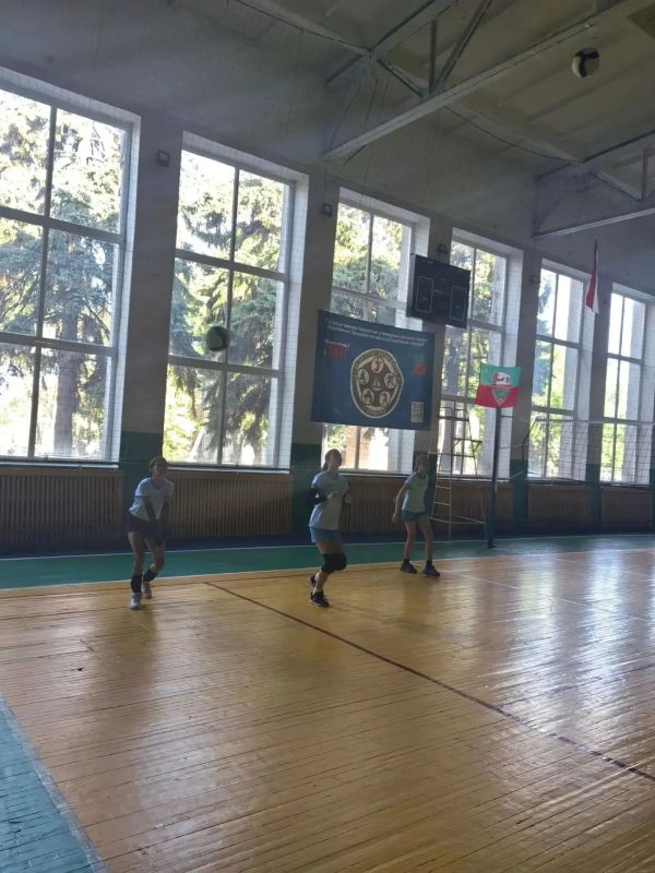 Спорт объединяет: товарищеский турнир по волейболу Спорт объединяет: товарищеский турнир по волейболу