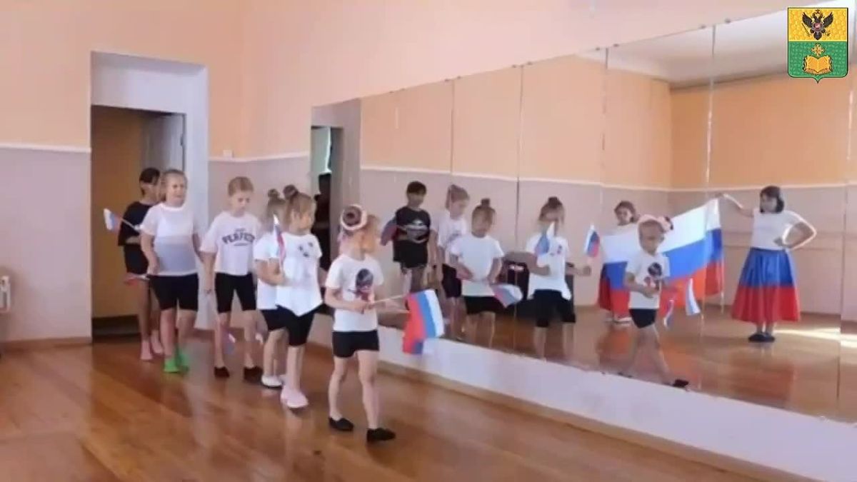 В Мелитопольском муниципальном округе состоялся праздничный флешмоб, посвящённый Дню воссоединения