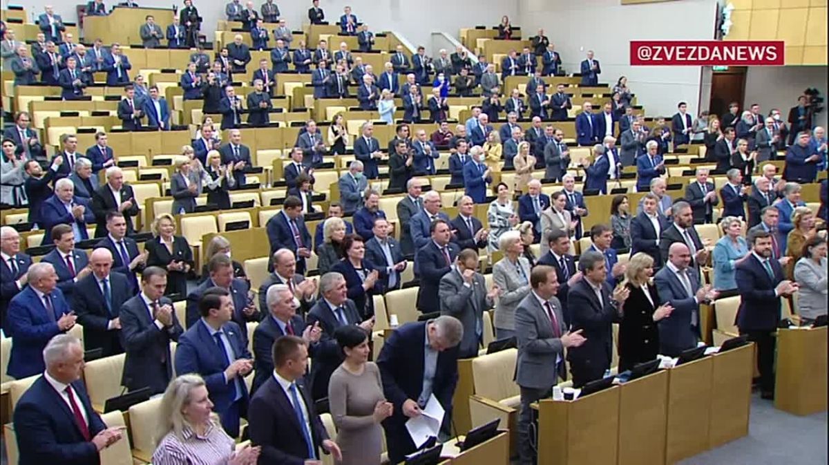 Моменты, который останутся в памяти А вот так четыре года назад нам аплодировали стоя (!) в Государственной Думе и в Совете Федерации Федерального Собрания