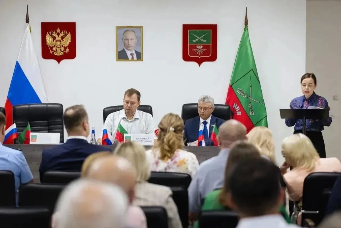 Виктор Емельяненко: Дорогие земляки!. Сегодня Запорожская область отмечает четвертую годовщину возвращения на Родину Виктор Емельяненко: Дорогие земляки!. Сегодня Запорожская область отмечает четвертую годовщину возвращения на Родину