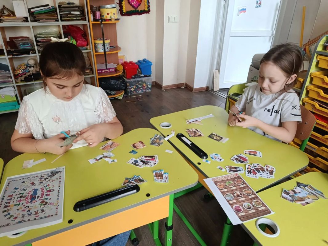 Одна страна — одна судьба: детское панно о самом главном Одна страна — одна судьба: детское панно о самом главном