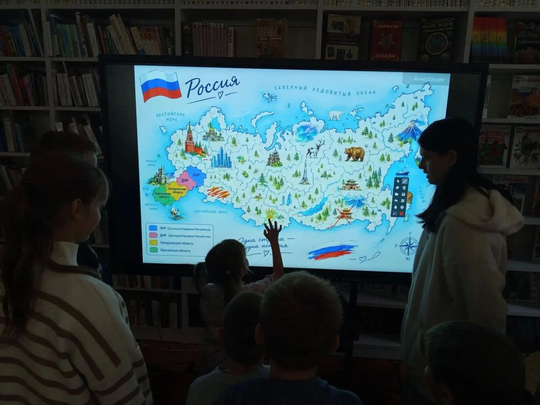 Сегодня в нашей библиотеке было по-особенному уютно и патриотично Сегодня в нашей библиотеке было по-особенному уютно и патриотично