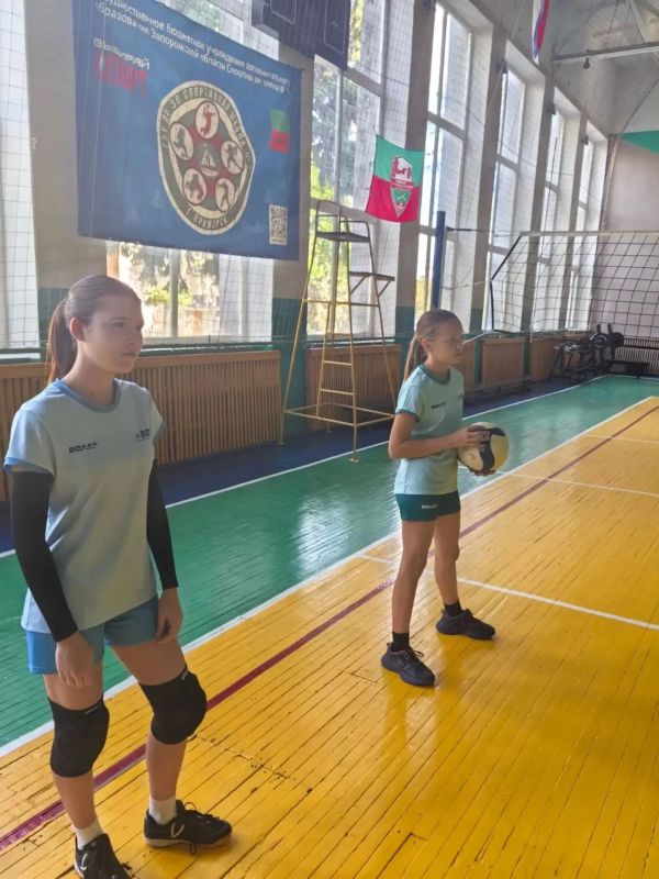 Спорт объединяет: товарищеский турнир по волейболу Спорт объединяет: товарищеский турнир по волейболу