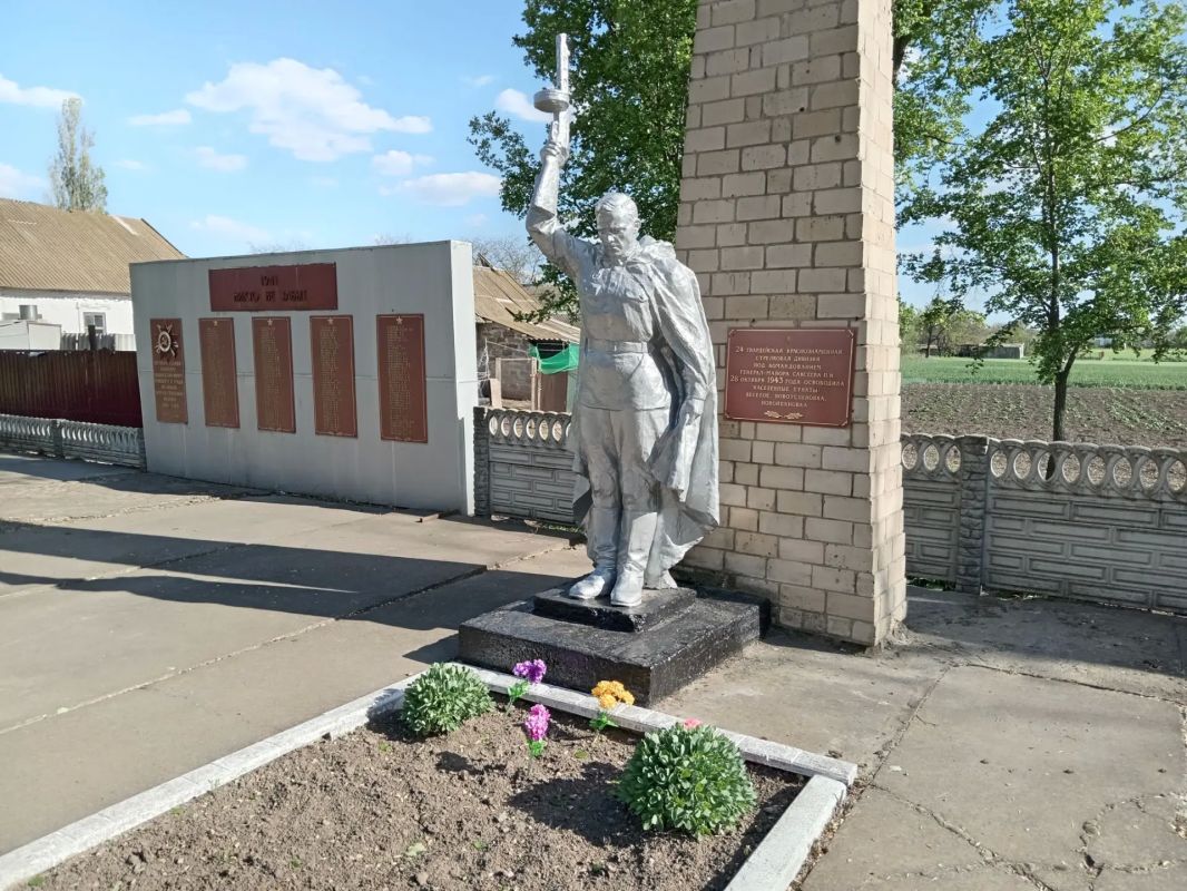 Игорь Гагаринов: Сегодня отмечается праздник, посвящённый важному историческому событию – День воссоединения Донецкой Народной Республики, Луганской Народной Республики, Запорожской области и Херсонской области с Российской... Игорь Гагаринов: Сегодня отмечается праздник, посвящённый важному историческому событию – День воссоединения Донецкой Народной Республики, Луганской Народной Республики, Запорожской области и Херсонской области с Российской...