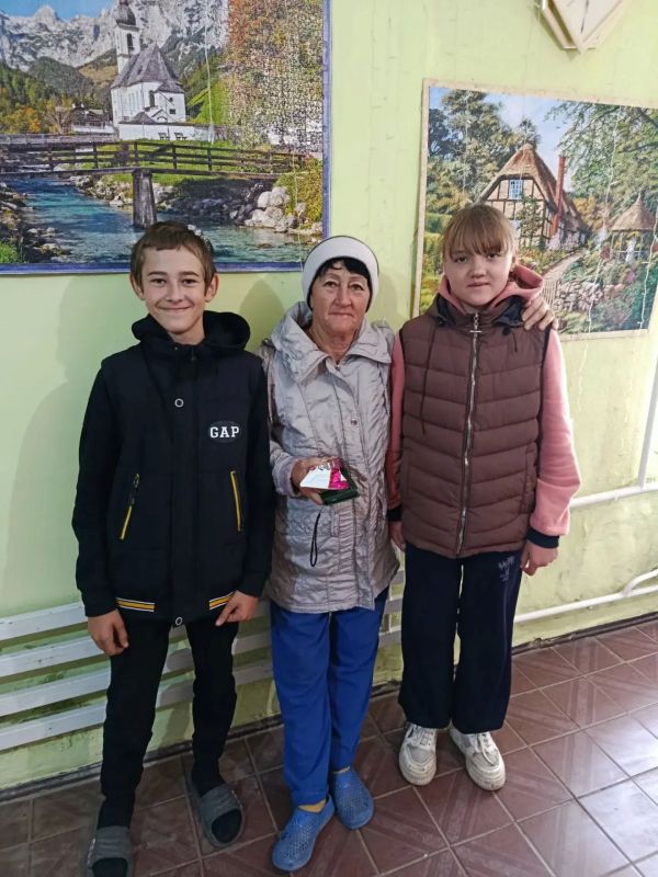 Воспитанники Анновского СК поздравили односельчан с Днём людей почетного возраста