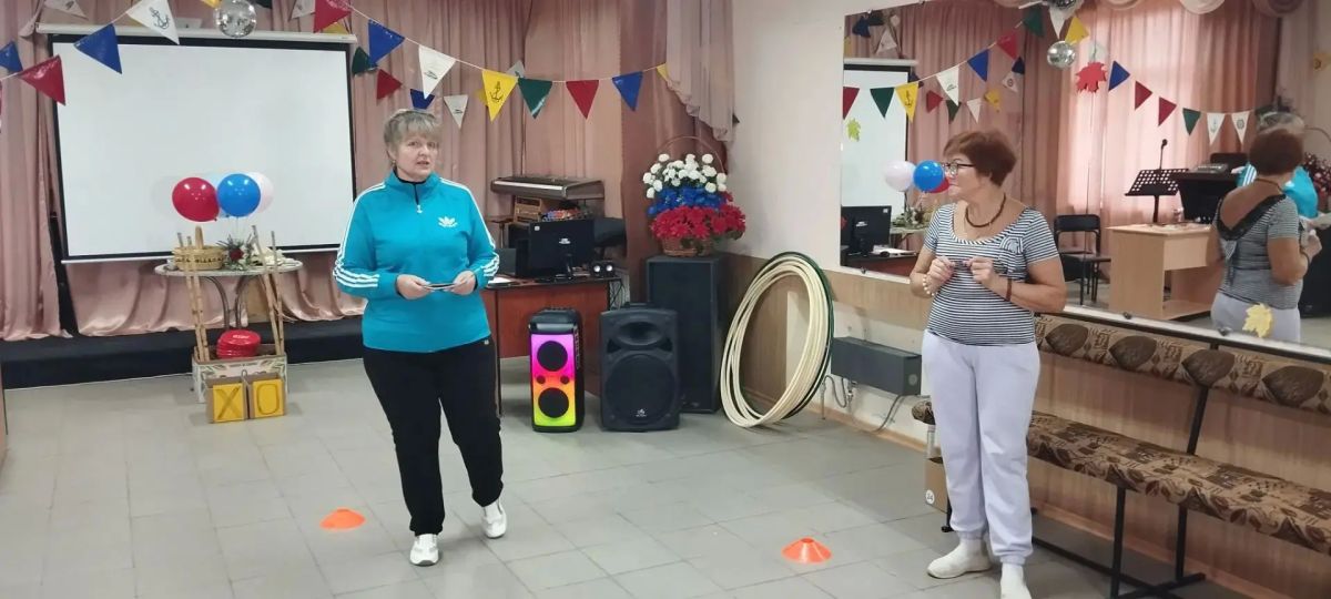 ЭКСКЛЮЗИВ В Бердянске ко Дню пожилого человека прошла акция «Обойдись без докторов!» ЭКСКЛЮЗИВ В Бердянске ко Дню пожилого человека прошла акция «Обойдись без докторов!»
