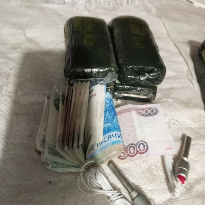 Создавшую 60 тайников со взрывчаткой жительницу Запорожской области приговорили к 17 годам колонии за работу на украинскую разведку, сообщили в местном УФСБ Создавшую 60 тайников со взрывчаткой жительницу Запорожской области приговорили к 17 годам колонии за работу на украинскую разведку, сообщили в местном УФСБ