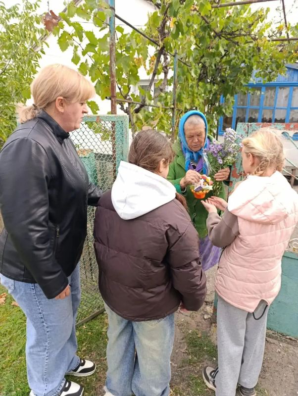 Черноземненский СДК с библиотекой организовали выездное мероприятие "Тепло домашнего очага", посвящённое Дню пожилого человека Черноземненский СДК с библиотекой организовали выездное мероприятие "Тепло домашнего очага", посвящённое Дню пожилого человека