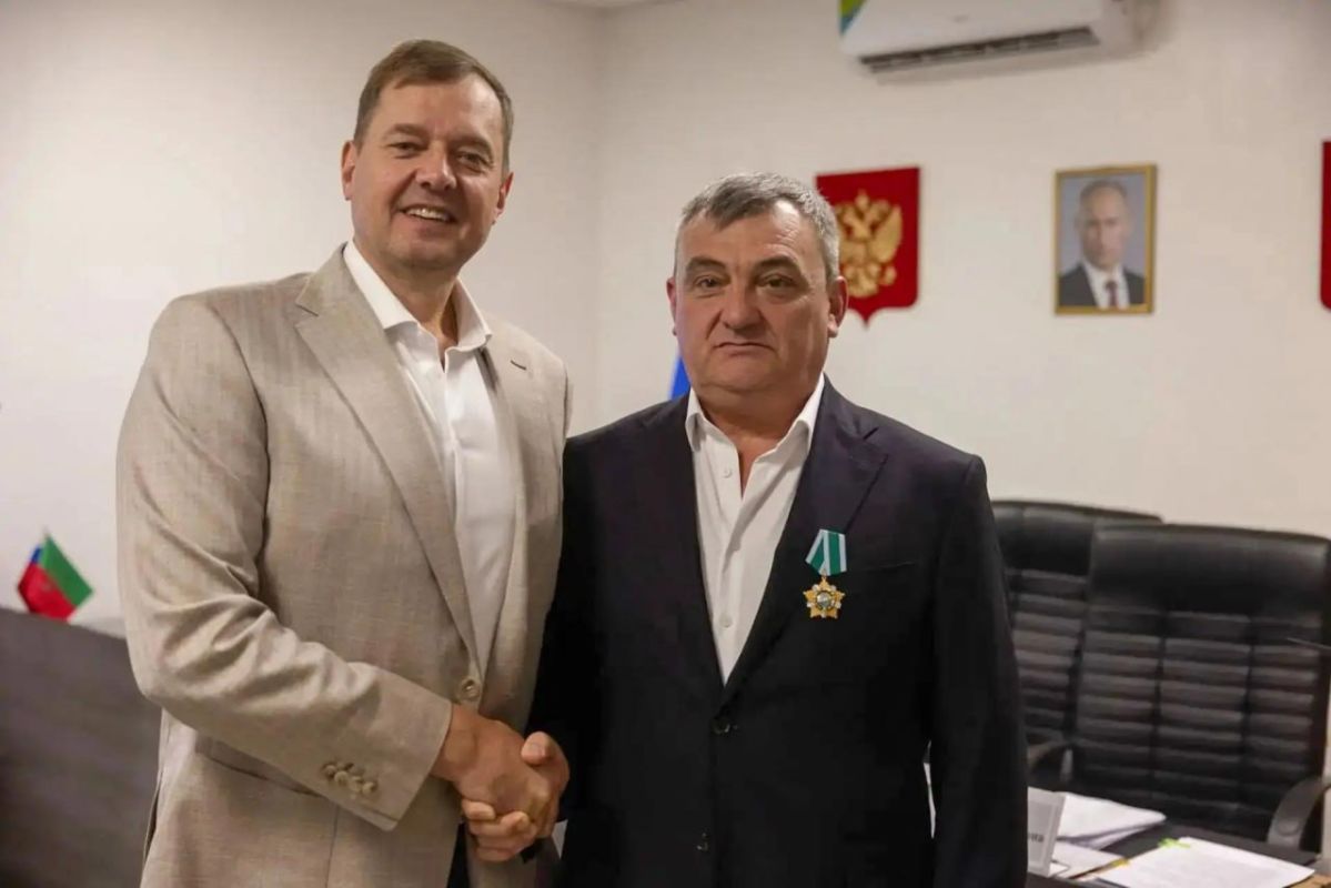 Сергей Золотарёв: Губернатор Запорожской области Евгений Витальевич Балицкий вручил мне Орден Дружбы