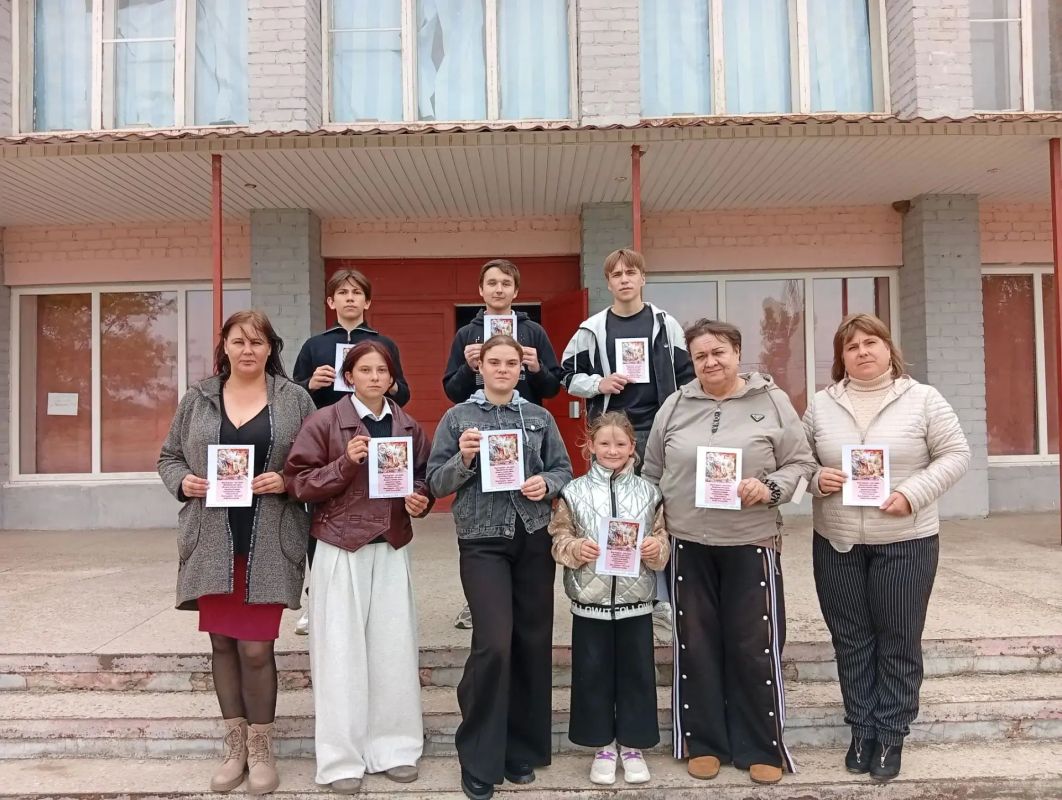 В Международный день пожилого человека работники Волчанского сельского клуба и библиотеки, Давыдова кого СДК вместе с участниками художественной самодеятельности и читателями от всей души поздравили всех жителей села... В Международный день пожилого человека работники Волчанского сельского клуба и библиотеки, Давыдова кого СДК вместе с участниками художественной самодеятельности и читателями от всей души поздравили всех жителей села...