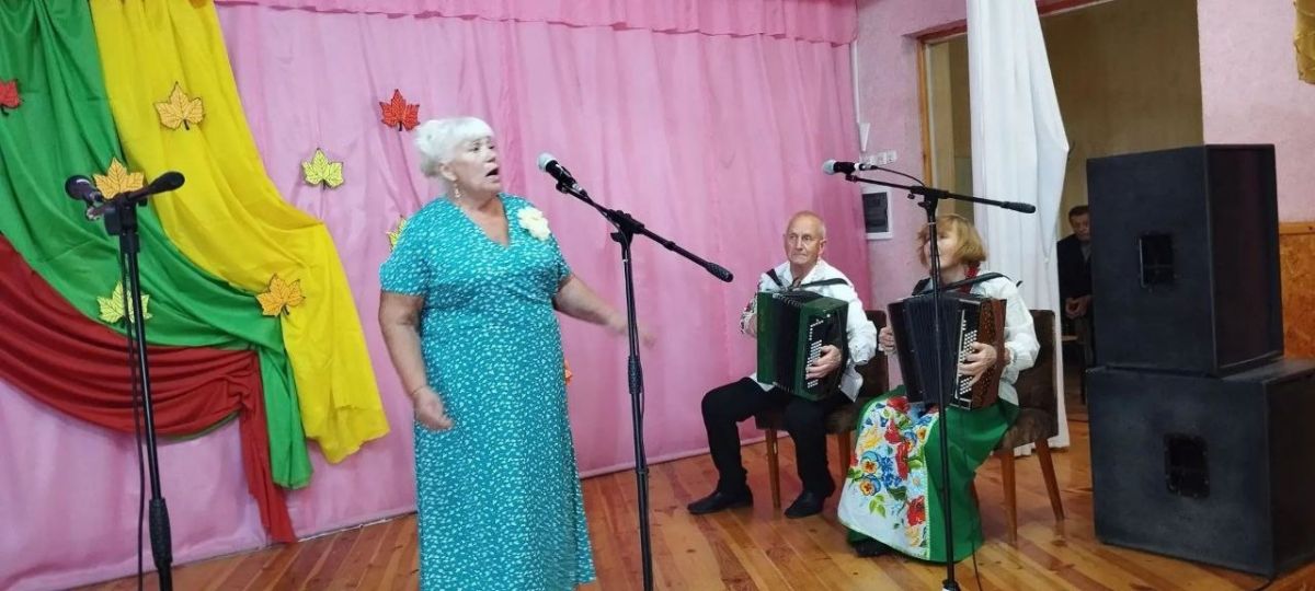 В Бердянске прошел концерт «Нашей жизни осень золотая» В Бердянске прошел концерт «Нашей жизни осень золотая»