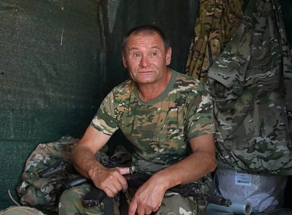 Пошел на СВО ради жены, четверых детей и 10 внуков: Доброволец построил благоустроенную землянку в Запорожской области