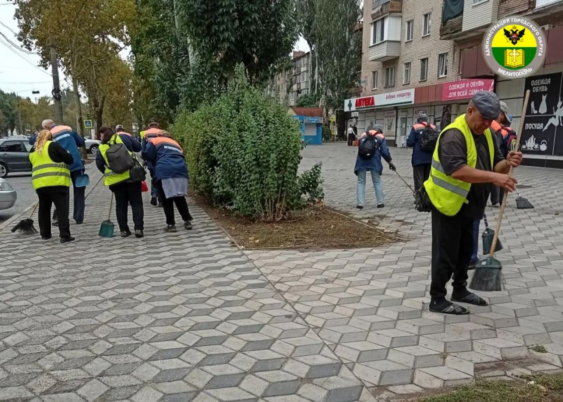 На проспекте 50-летия Победы прошёл субботник На проспекте 50-летия Победы прошёл субботник