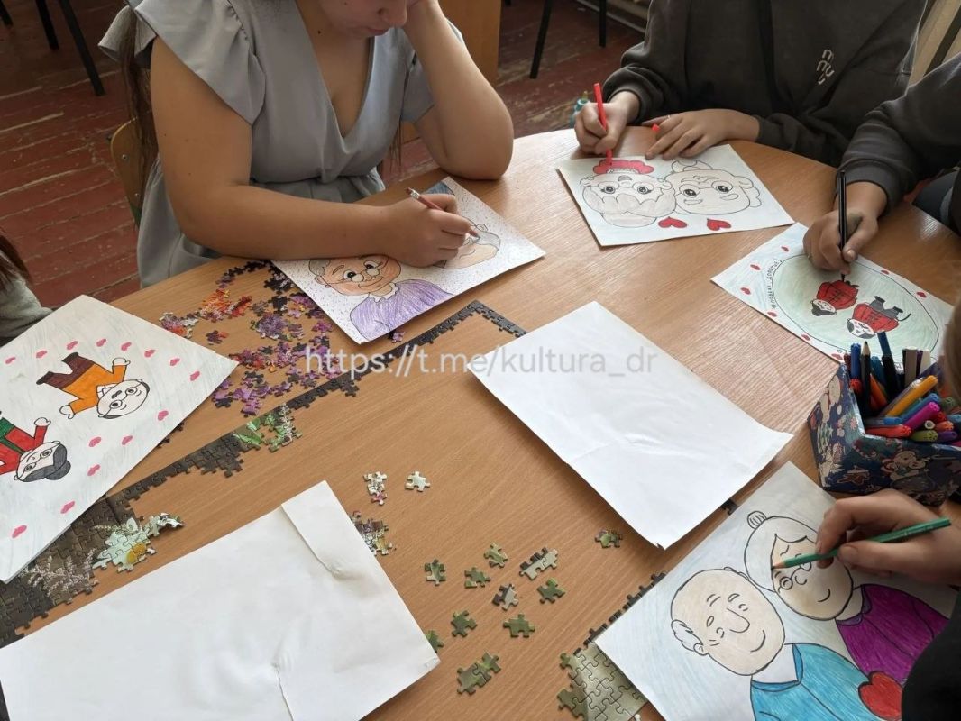 1 октября в Малобелозерском СК прошла выставка рисунков, посвящённая Дню пожилого человека под названием «Уважение к пожилым людям» 1 октября в Малобелозерском СК прошла выставка рисунков, посвящённая Дню пожилого человека под названием «Уважение к пожилым людям»