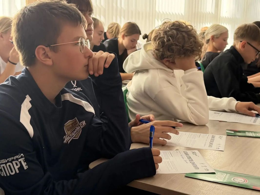 Спортивный диктант в СШ им. Назарова Е.И.: проверили знания и зарядились энергией! Спортивный диктант в СШ им. Назарова Е.И.: проверили знания и зарядились энергией!