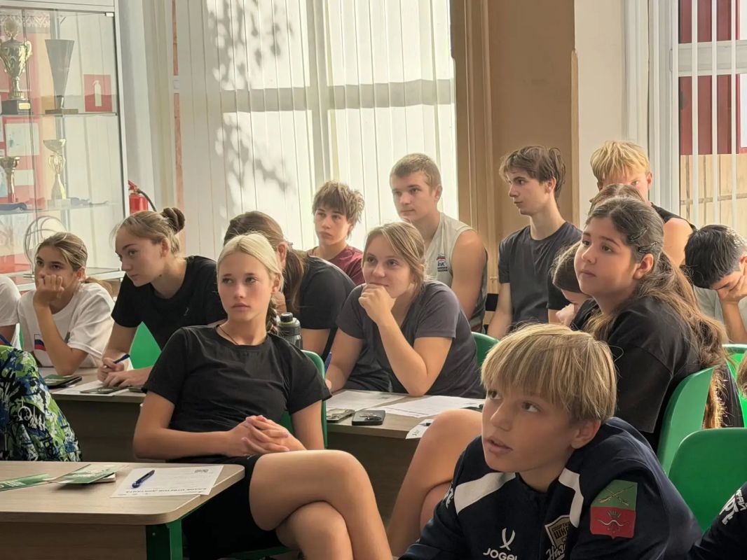 Спортивный диктант в СШ им. Назарова Е.И.: проверили знания и зарядились энергией! Спортивный диктант в СШ им. Назарова Е.И.: проверили знания и зарядились энергией!