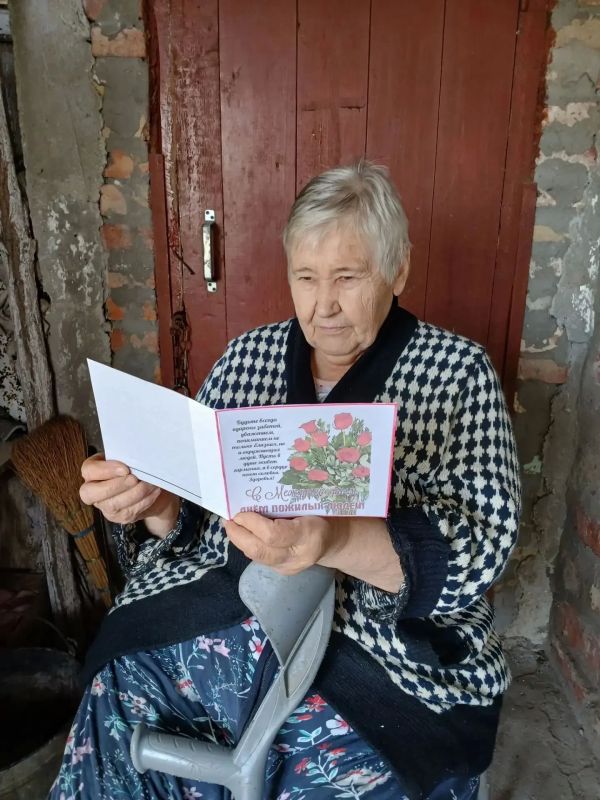 «С заботой и уважением»: в селе Николаевка поздравили жителей старшего поколения «С заботой и уважением»: в селе Николаевка поздравили жителей старшего поколения