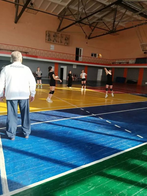 Подарок ко Дню учителя: на площадке встретились наставники и воспитанники! Подарок ко Дню учителя: на площадке встретились наставники и воспитанники!