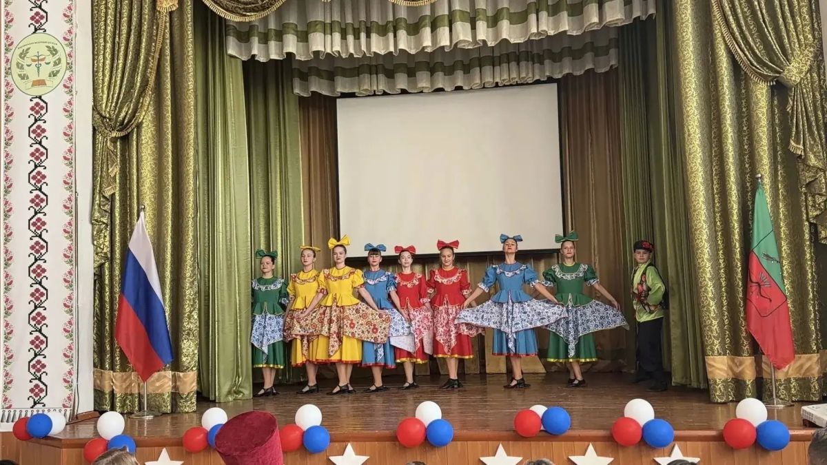 В Бердянском медколледже прошел праздник в честь Дня учителя и Дня среднего профессионального орбразования В Бердянском медколледже прошел праздник в честь Дня учителя и Дня среднего профессионального орбразования
