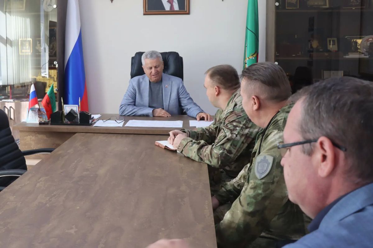 Виктор Емельяненко: Провел рабочую встречу с военнослужащими 299-го гвардейского парашютно-десантного полка, выполняющими задачи на Запорожском направлении Виктор Емельяненко: Провел рабочую встречу с военнослужащими 299-го гвардейского парашютно-десантного полка, выполняющими задачи на Запорожском направлении