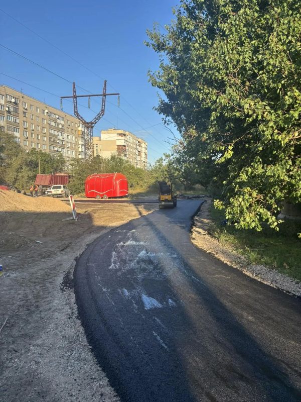 Вслед за новыми водопроводами – новые асфальтовые дорожки Вслед за новыми водопроводами – новые асфальтовые дорожки
