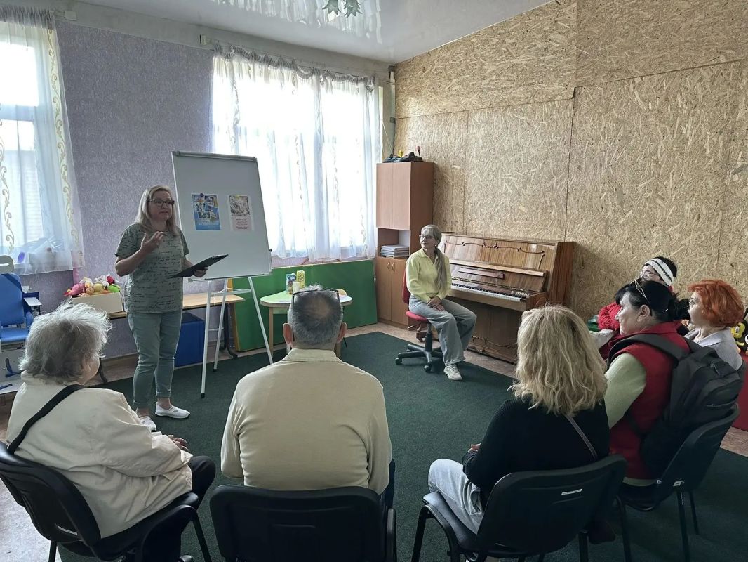 В отделении комплексной реабилитации инвалидов г. Мелитополь ГБУ «Комплексный центр социального обслуживания населения» Министерства труда и социальной политики Запорожской области в рамках социокультурной реабилитации... В отделении комплексной реабилитации инвалидов г. Мелитополь ГБУ «Комплексный центр социального обслуживания населения» Министерства труда и социальной политики Запорожской области в рамках социокультурной реабилитации...