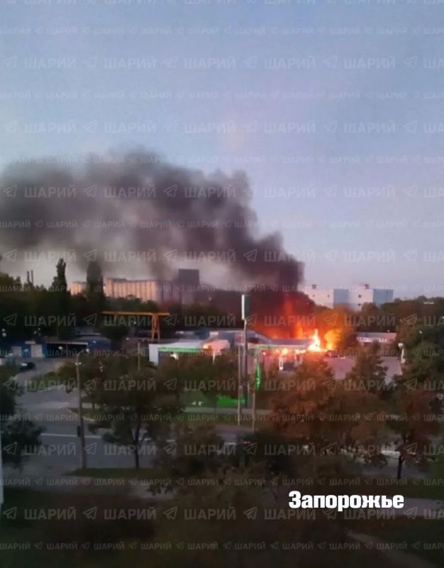 Вой с той стороны: "Ночью в Запорожье атаковали один из мостов через Днепр и АЗС Вой с той стороны: "Ночью в Запорожье атаковали один из мостов через Днепр и АЗС