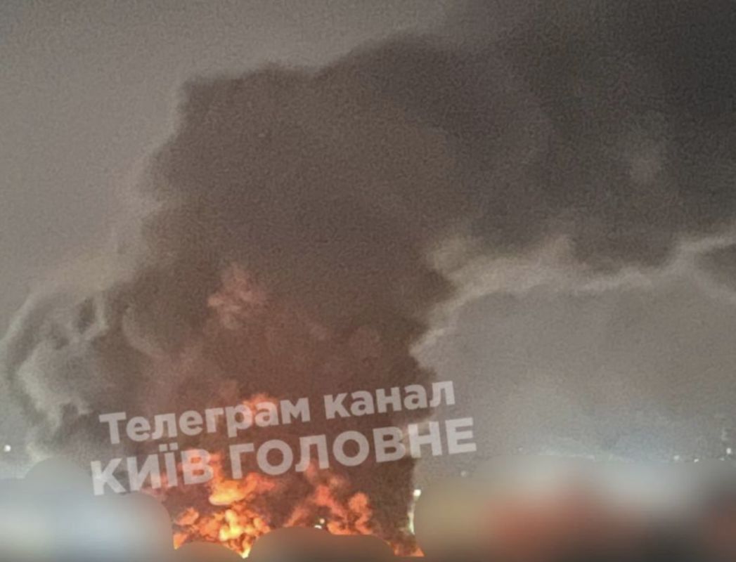 Куда били ночью:. - Сначала несколько волн ударов баллистикой по Киеву и Днепропетровску, затем "Калибры" по Днепропетровску и Кременчугу; Куда били ночью:. - Сначала несколько волн ударов баллистикой по Киеву и Днепропетровску, затем "Калибры" по Днепропетровску и Кременчугу;