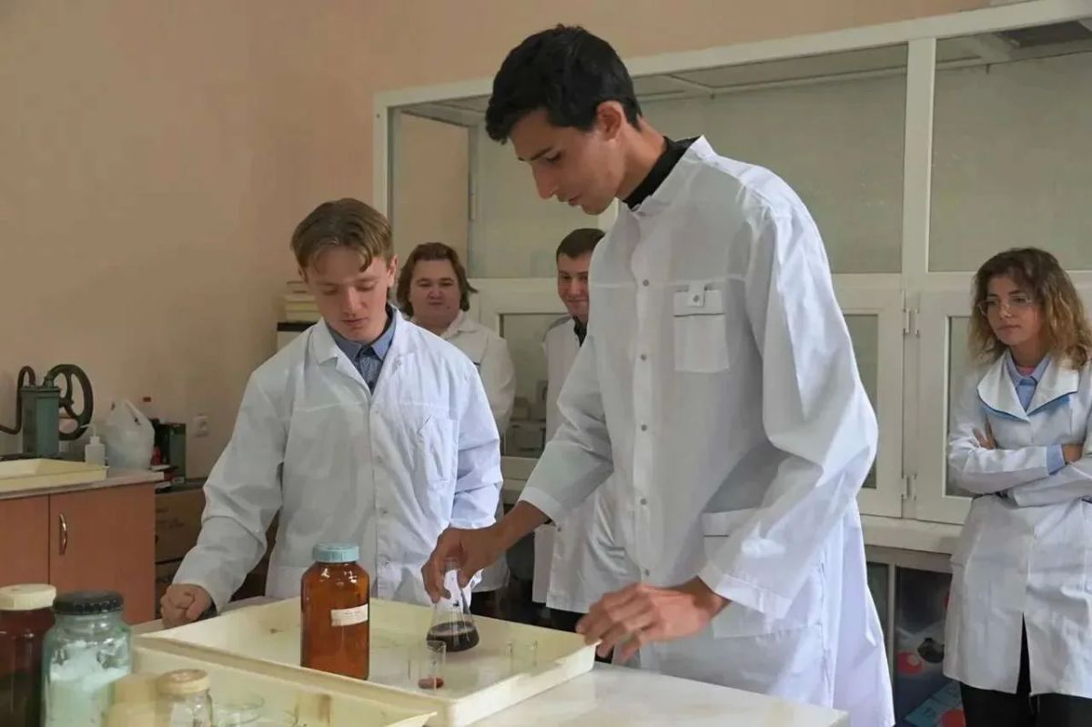 ЭКСКЛЮЗИВ В МелГУ прошло торжественное посвящение первокурсников в химики