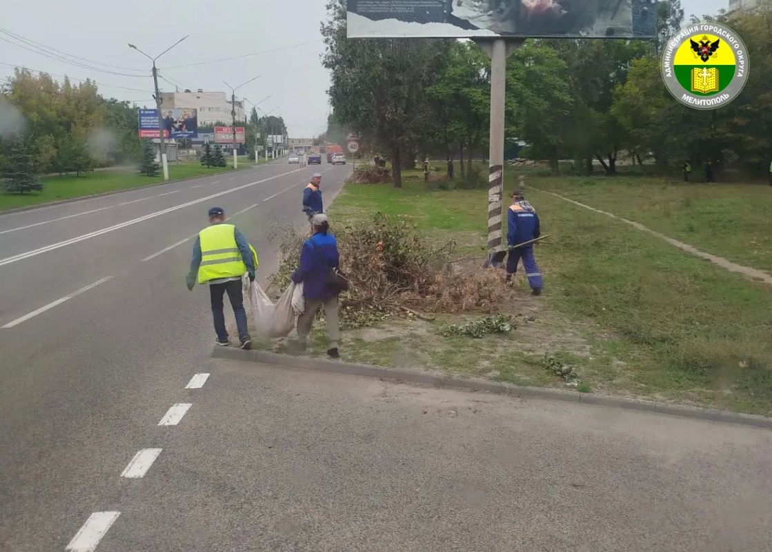 В Мелитополе продолжаются работы по благоустройству общественных территорий В Мелитополе продолжаются работы по благоустройству общественных территорий