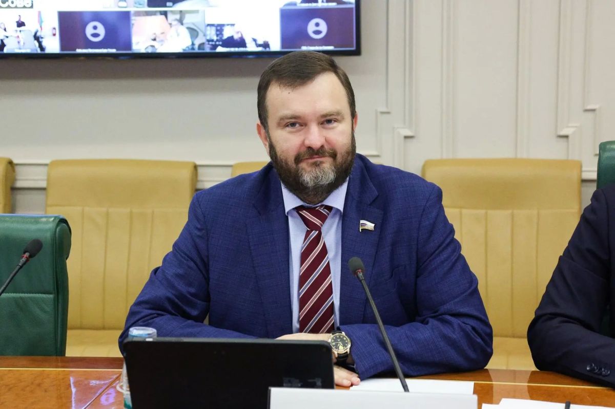 Дмитрий Ворона: Продолжаем серию рабочих встреч по ТЭК воссоединенных регионов – сегодня провели в Совете Федерации очередное совещание совместно с Александром Викторовичем Волошиным Дмитрий Ворона: Продолжаем серию рабочих встреч по ТЭК воссоединенных регионов – сегодня провели в Совете Федерации очередное совещание совместно с Александром Викторовичем Волошиным