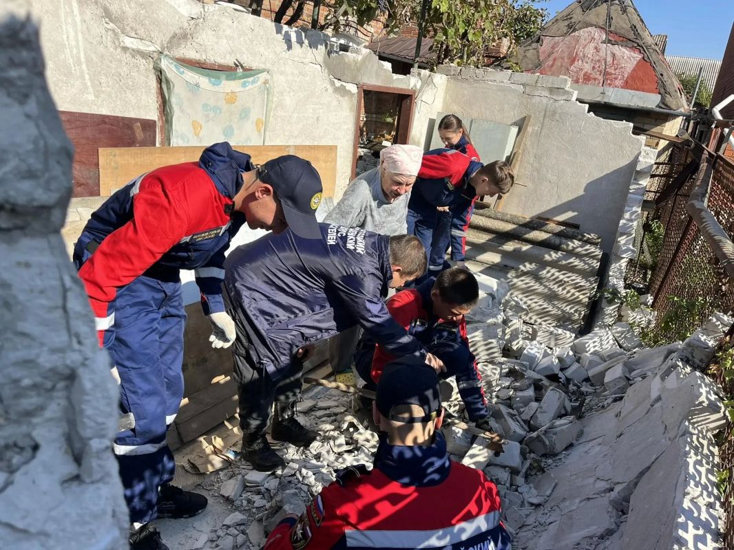 Добровольцы Запорожского РО ВСКС помогли жительнице Бердянска