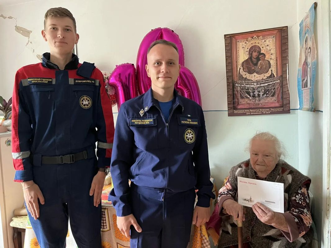 Президент поздравил жительницу Бердянска со столетием