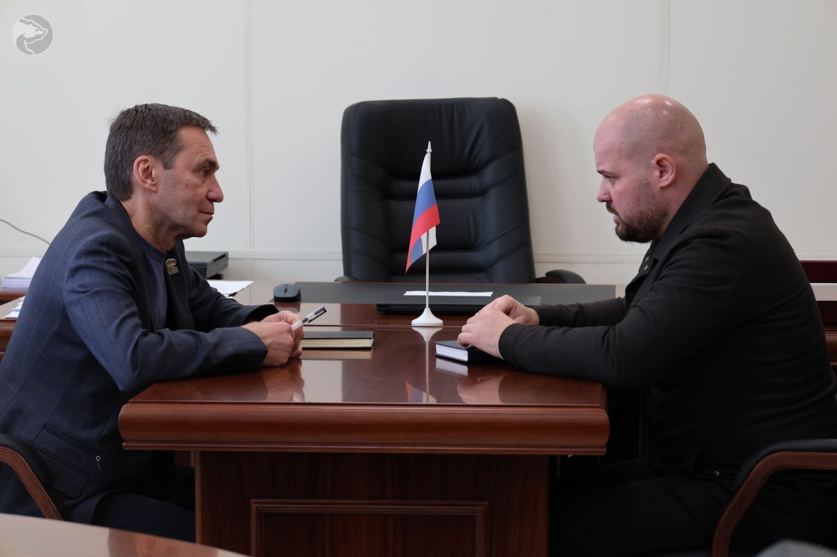 Депутат Государственной Думы Алексей Тихомиров обсудил с ректором МелГУ стратегию развития вуза Депутат Государственной Думы Алексей Тихомиров обсудил с ректором МелГУ стратегию развития вуза