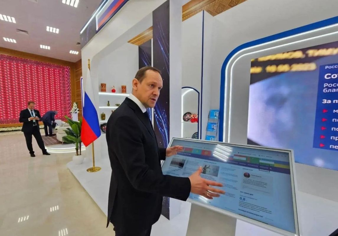 Руководитель Росреестра Олег Скуфинский в составе российской делегации под руководством Президента Российской Федерации Владимира Путина принял участие в мероприятиях заседания Совета глав государств СНГ в Туркменистане... Руководитель Росреестра Олег Скуфинский в составе российской делегации под руководством Президента Российской Федерации Владимира Путина принял участие в мероприятиях заседания Совета глав государств СНГ в Туркменистане...