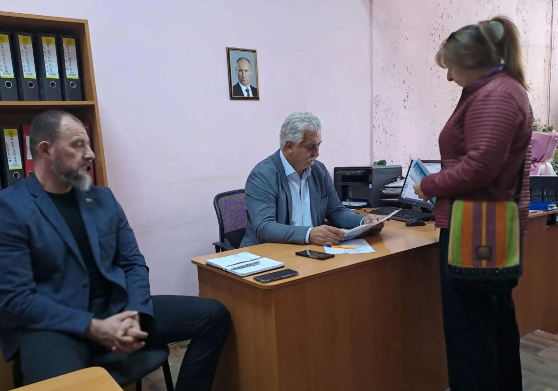Глава Бердянска Андрей Ковганко: Энергетики делают все возможное для стабилизации ситуации с электроснабжением Бердянска и всей области Глава Бердянска Андрей Ковганко: Энергетики делают все возможное для стабилизации ситуации с электроснабжением Бердянска и всей области