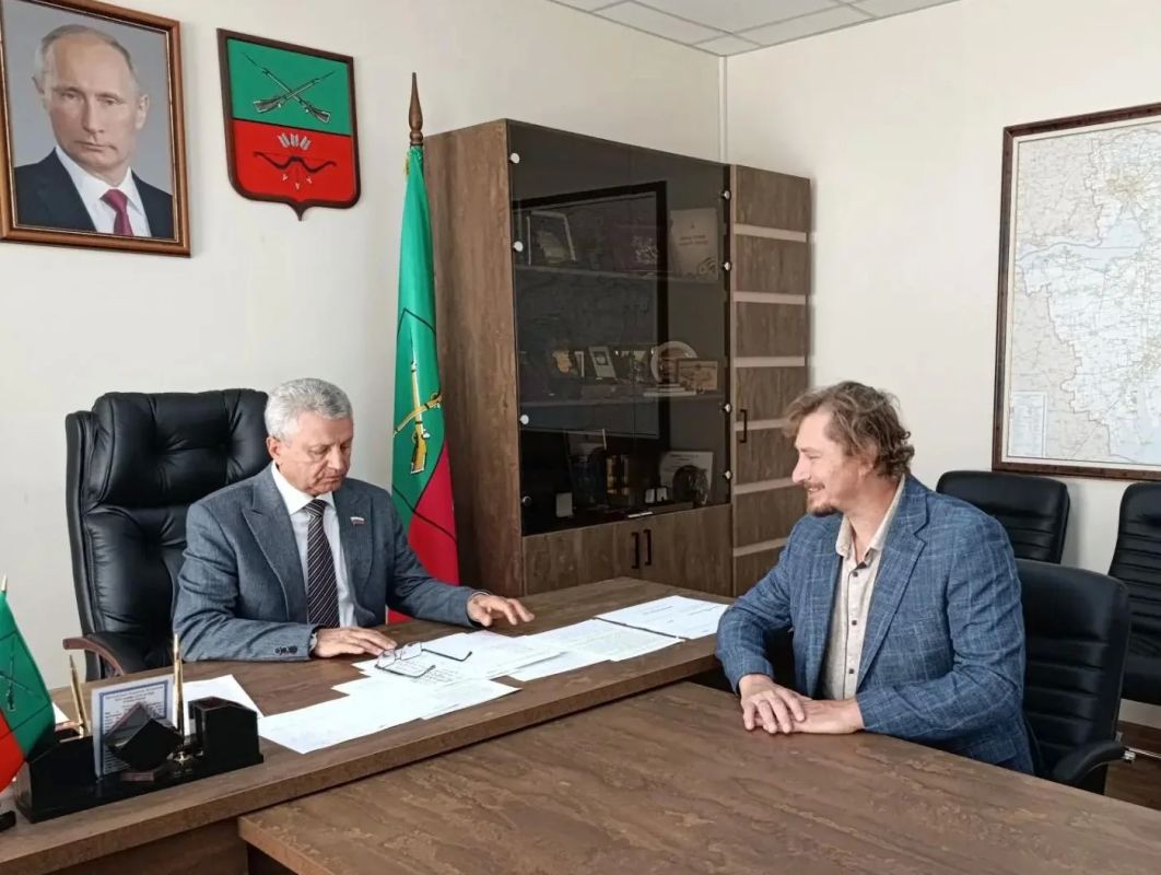 Виктор Емельяненко: Провел рабочую встречу с руководителем секретариата регионального отделения Всемирного Русского Народного Собора в Запорожской области Александром Патаманом Виктор Емельяненко: Провел рабочую встречу с руководителем секретариата регионального отделения Всемирного Русского Народного Собора в Запорожской области Александром Патаманом