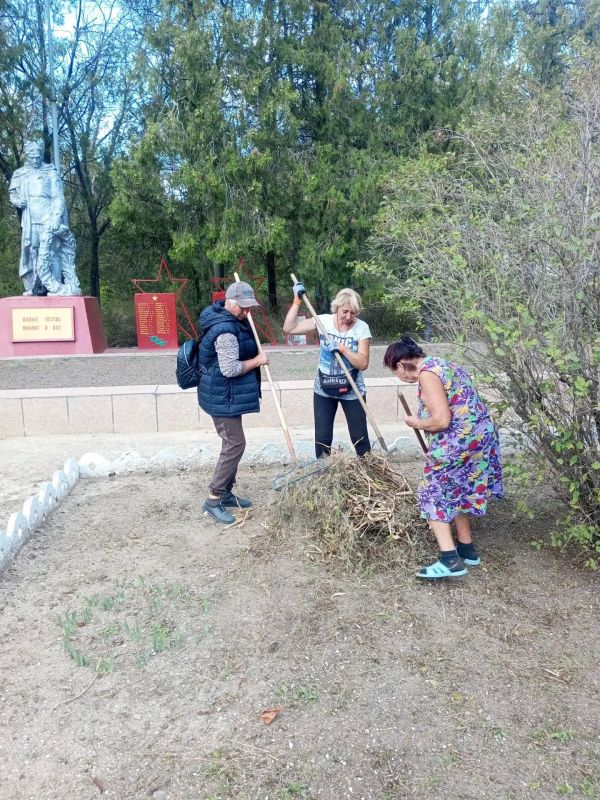 Порядок у памятников павшим в годы Великой Отечественной войны должен быть всегда